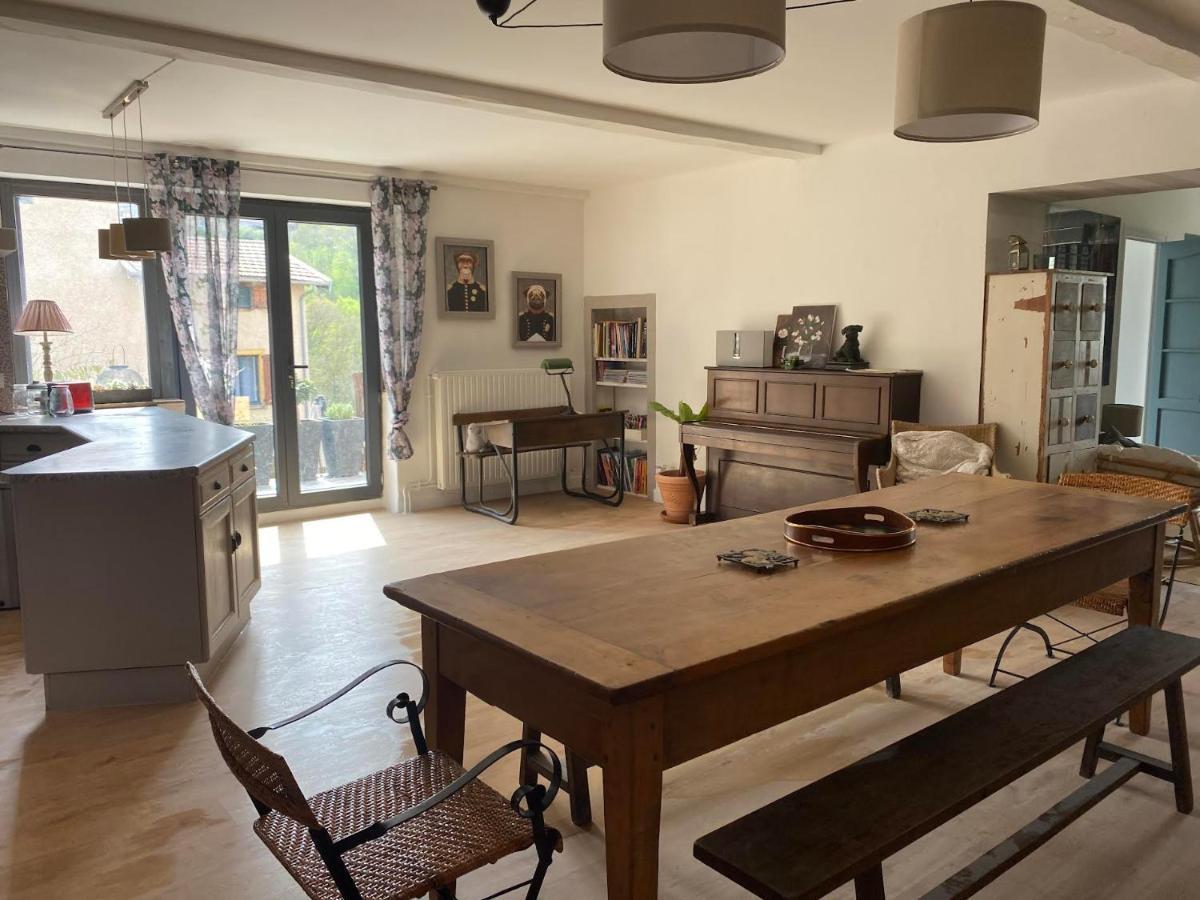 Maison Sur Cour Courzieu Esterno foto